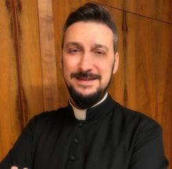 Padre Simone Pifizzi
